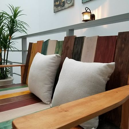 Timemark Travel Homestay & Hostel Хошимин Екстериор снимка
