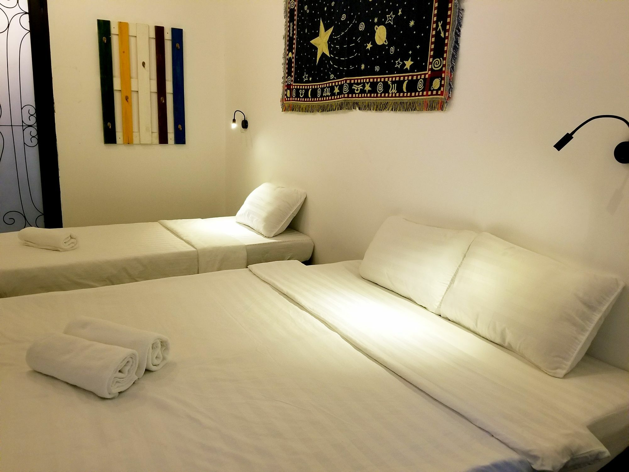 Timemark Travel Homestay & Hostel Хошимин Екстериор снимка