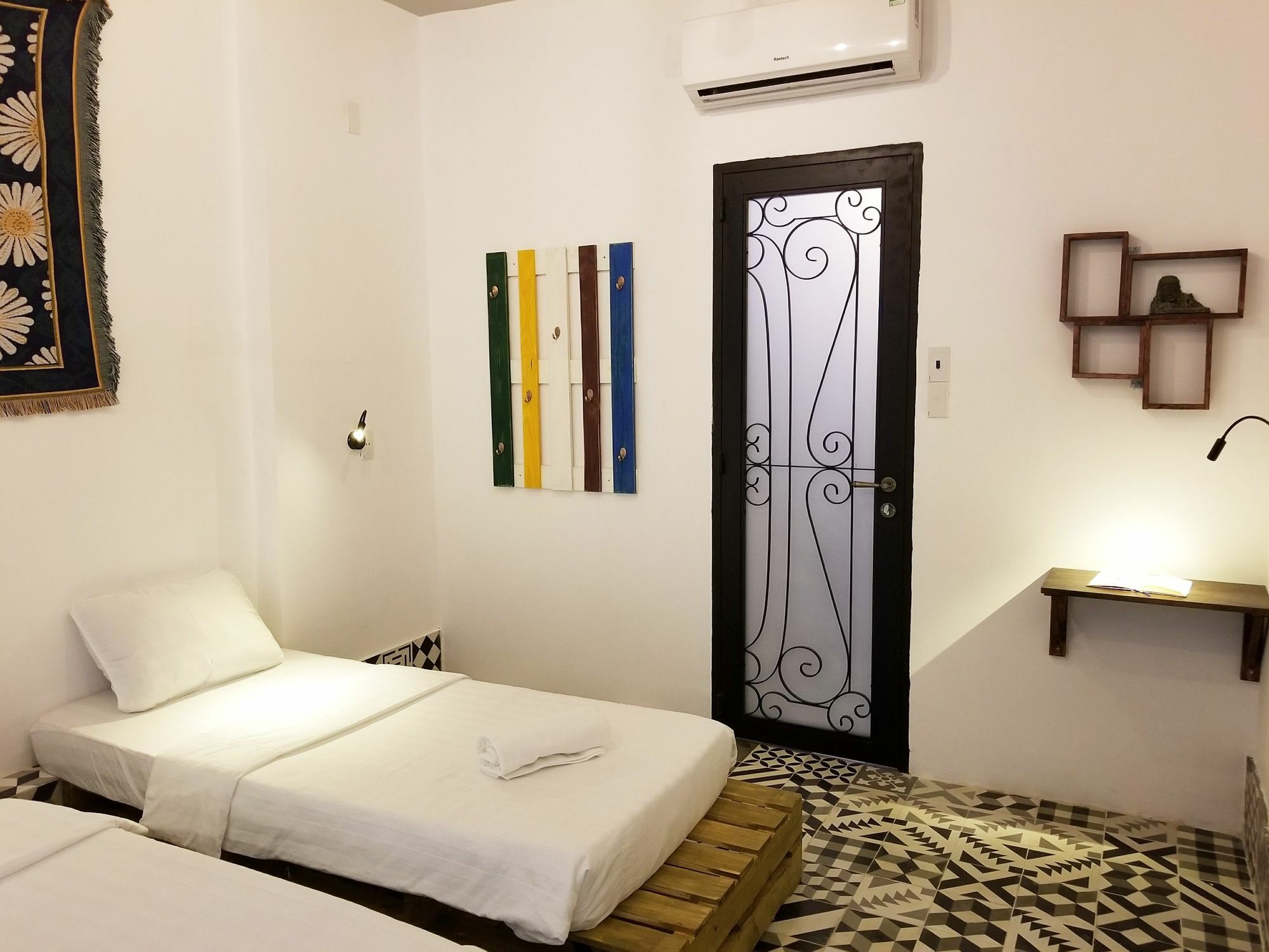 Timemark Travel Homestay & Hostel Хошимин Екстериор снимка
