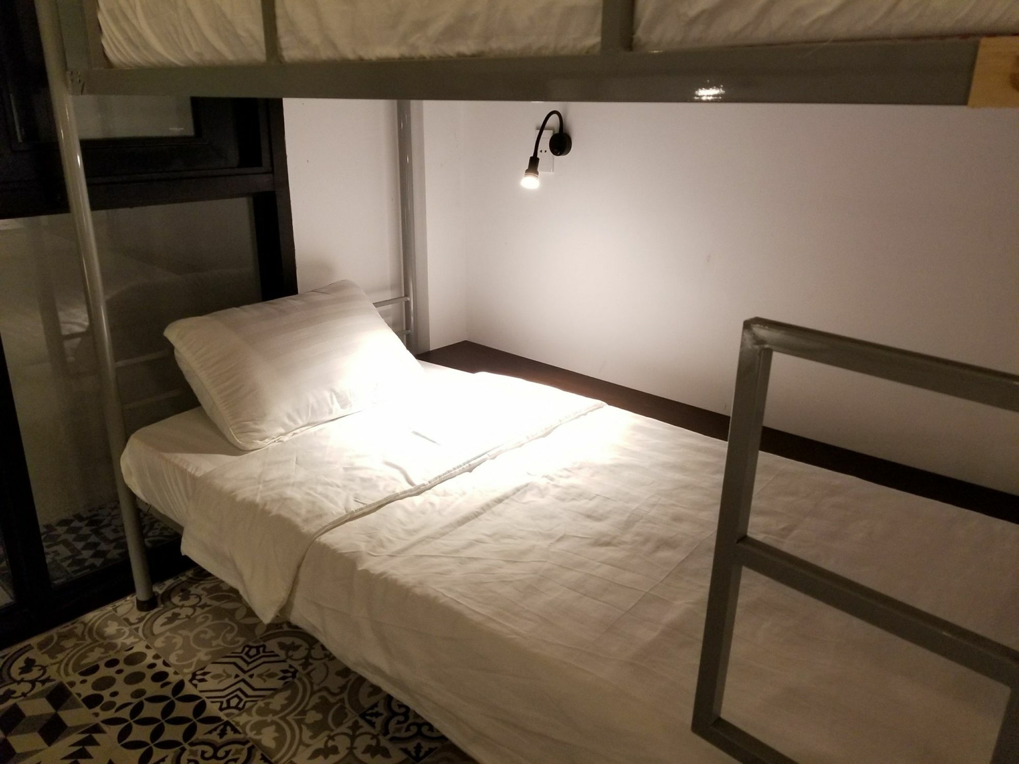 Timemark Travel Homestay & Hostel Хошимин Екстериор снимка