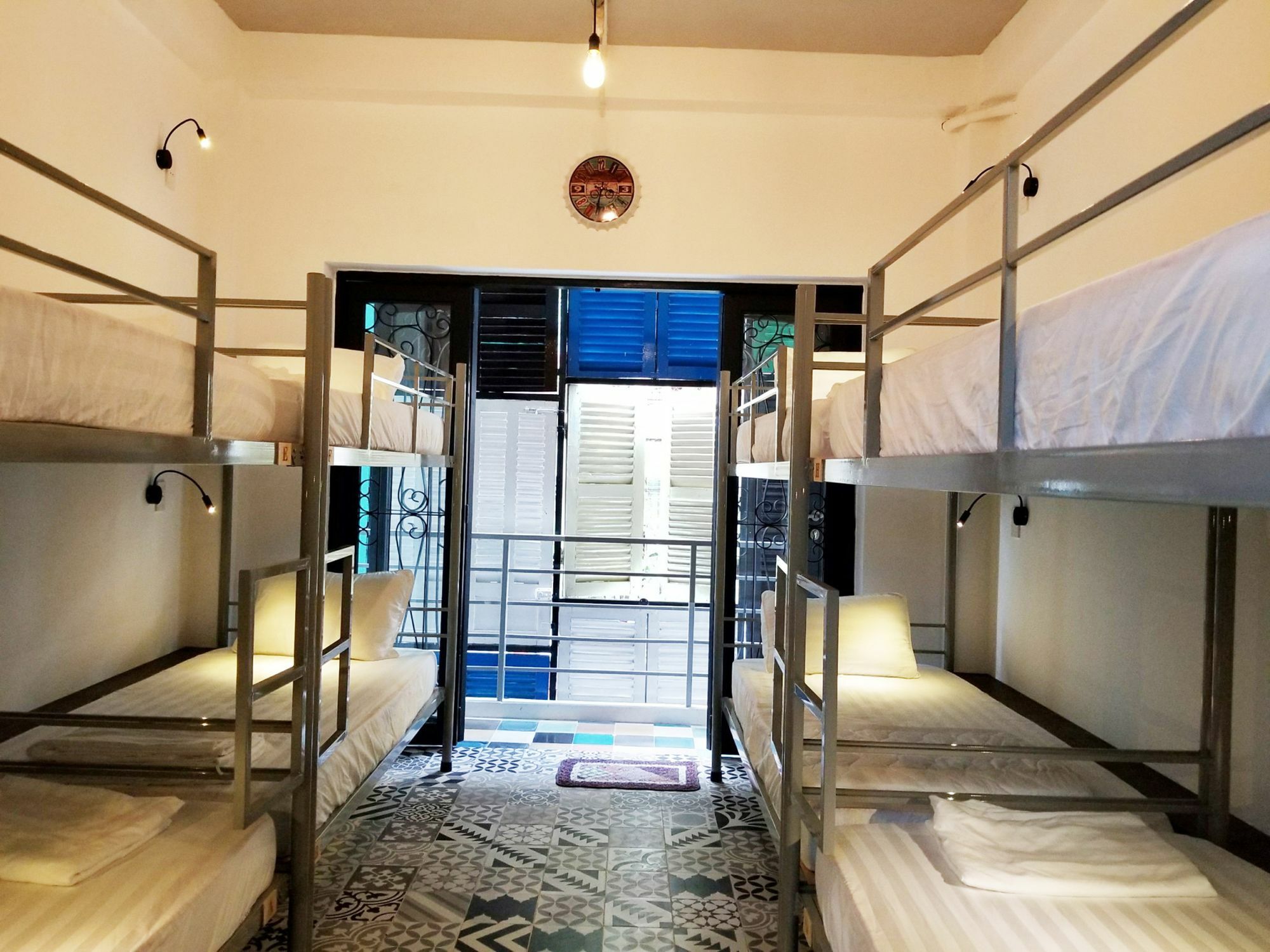Timemark Travel Homestay & Hostel Хошимин Екстериор снимка